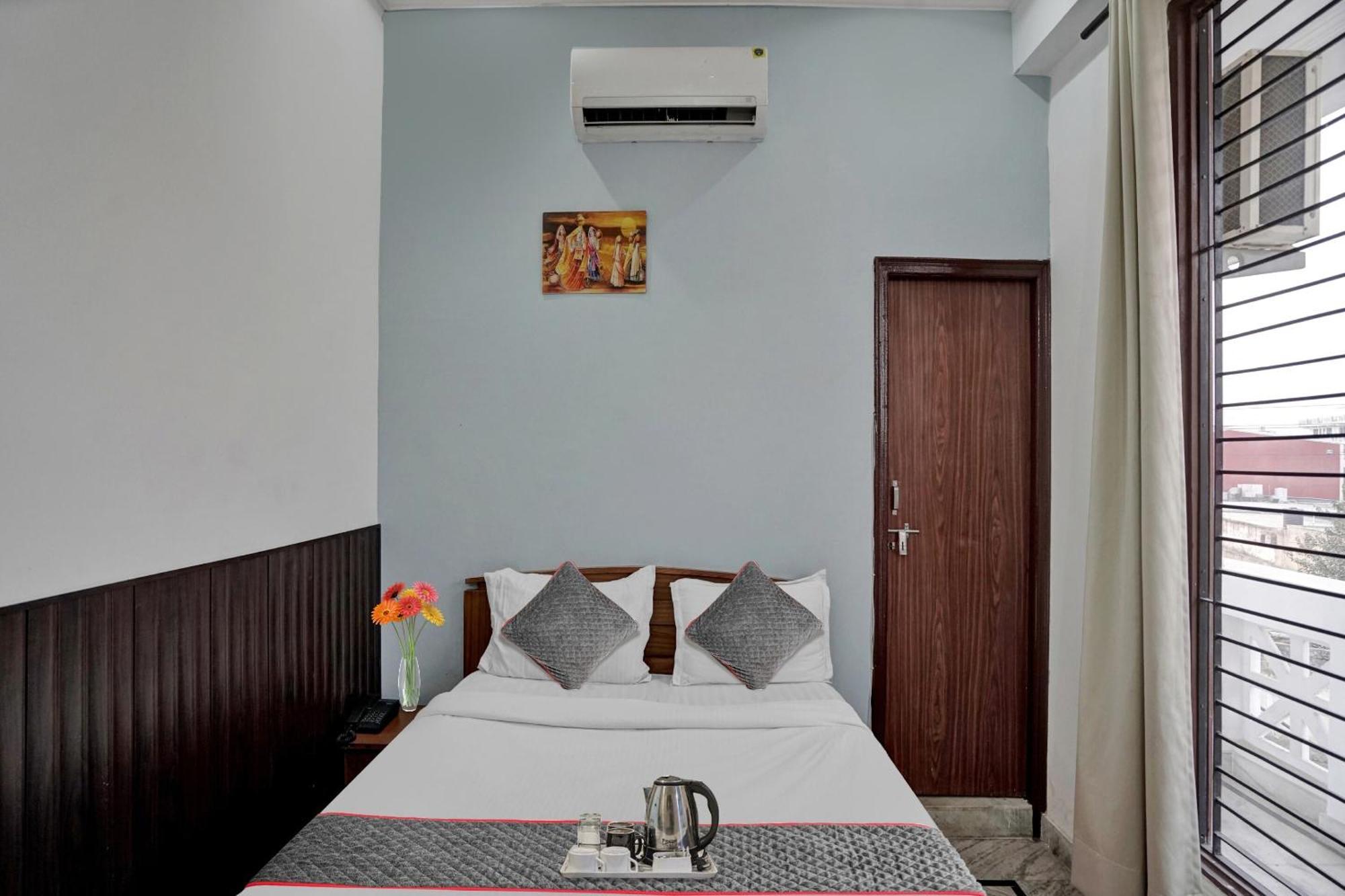 Collection O Samira Residency Near Botanic Garden Of Indian Republic Hotel Noida Exterior photo